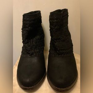 FERGALICIOUS BY FERGIE Women’s Black Ankle Booties Block Heel Zipper Size 8